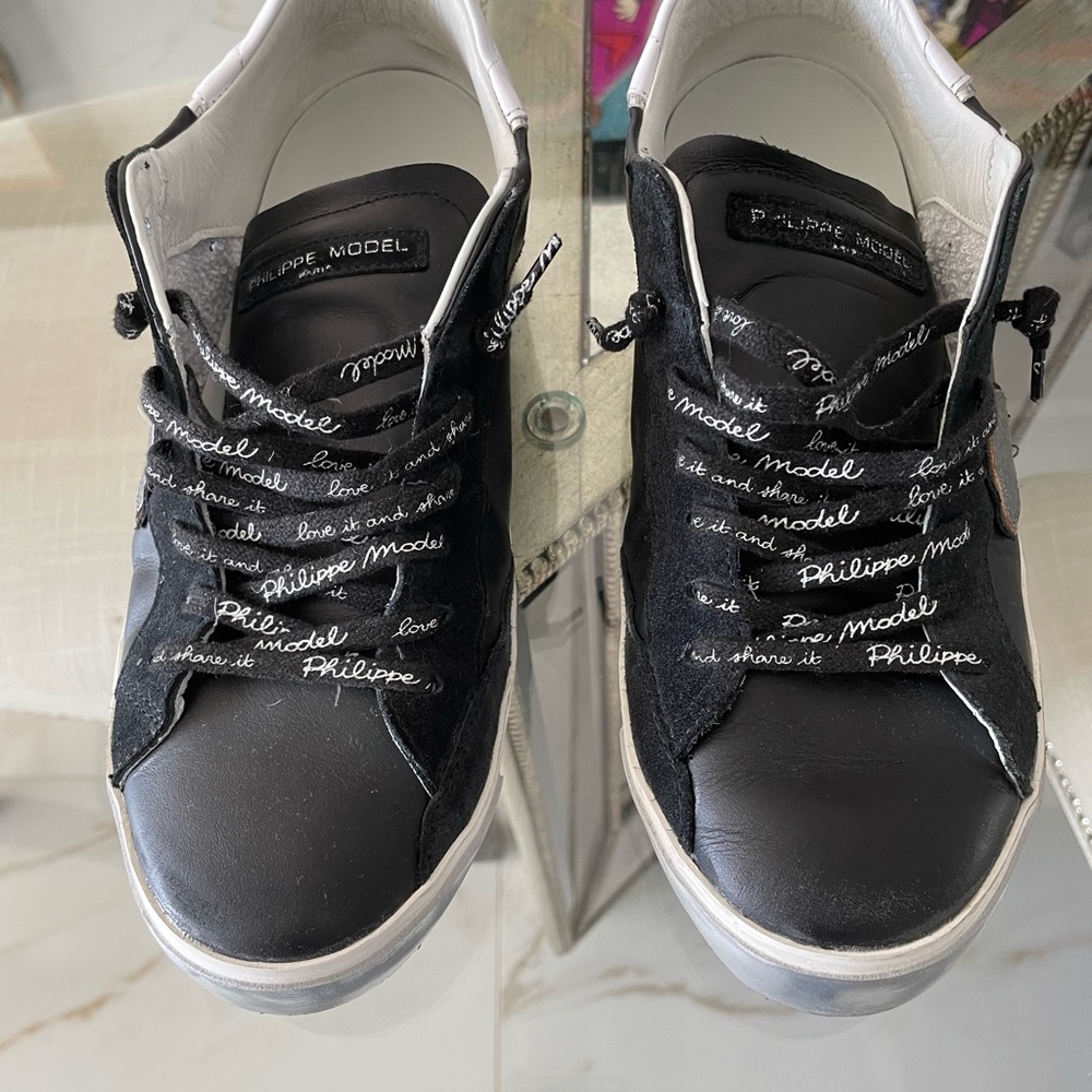 Sneakers - Picture 3 of 7